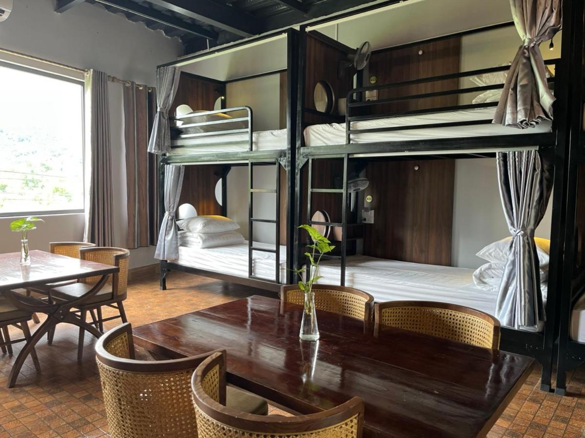 Rocks Ha Giang Hostel & Tour מראה חיצוני תמונה