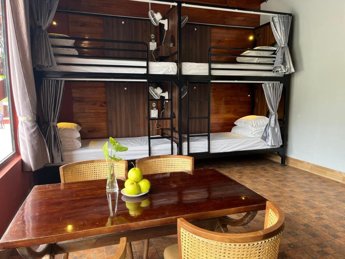 Rocks Ha Giang Hostel & Tour מראה חיצוני תמונה