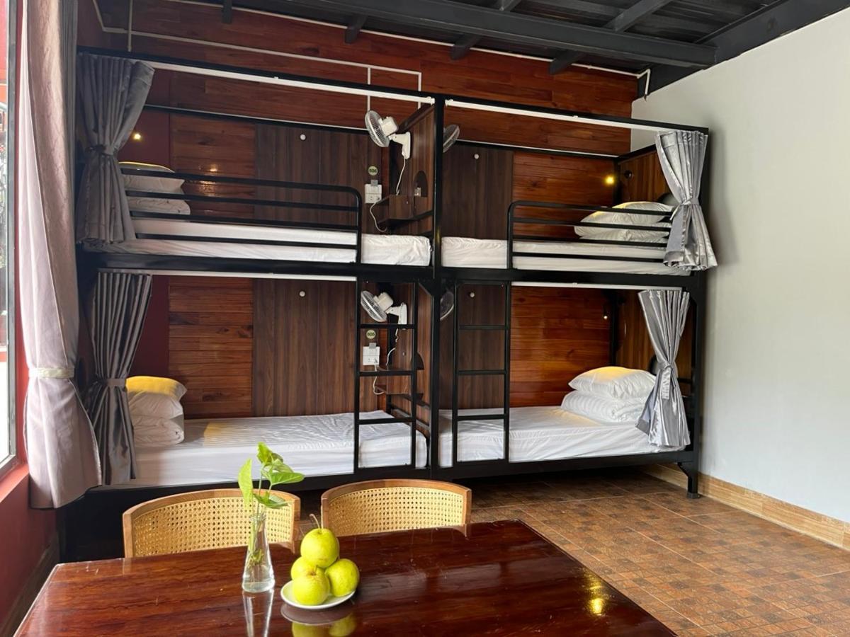 Rocks Ha Giang Hostel & Tour מראה חיצוני תמונה