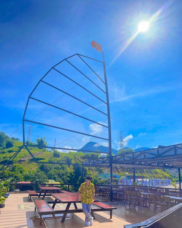 Rocks Ha Giang Hostel & Tour מראה חיצוני תמונה