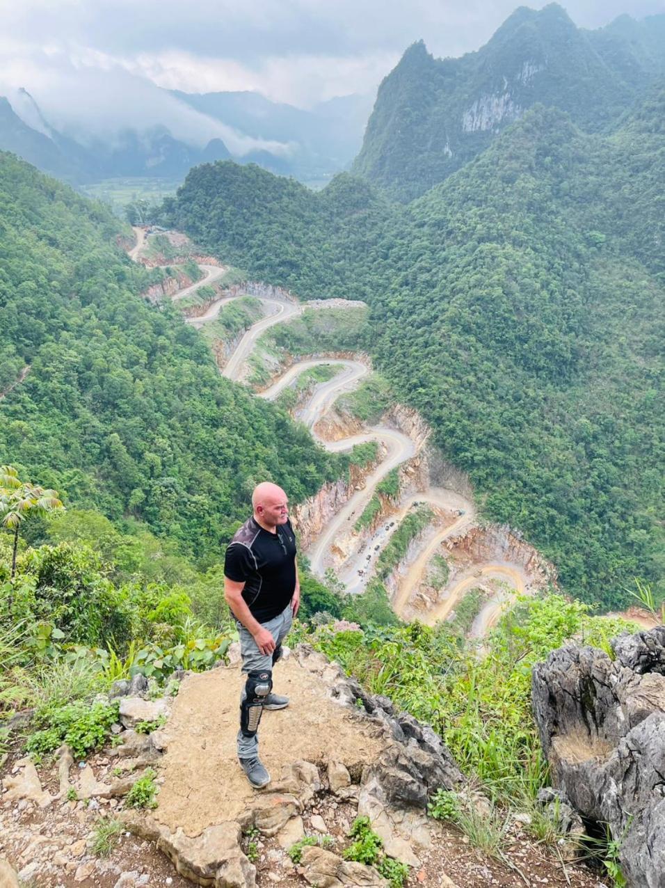Rocks Ha Giang Hostel & Tour מראה חיצוני תמונה